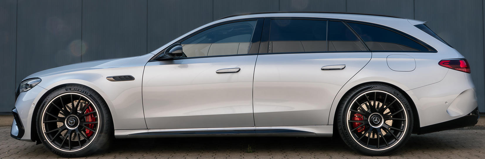 http://www.advent.jp/blog/Mercedes-Benz-E-Klasse-E53-AMG-T-Modell-HR-Tieferlegungsfedern-28549-2-Seite-1.jpg